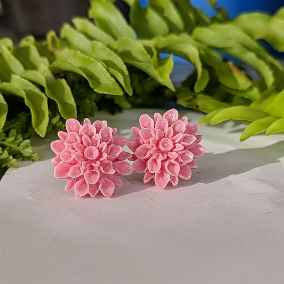Francesca's Collections Jewelry - Francesca's Dahlia Earrings